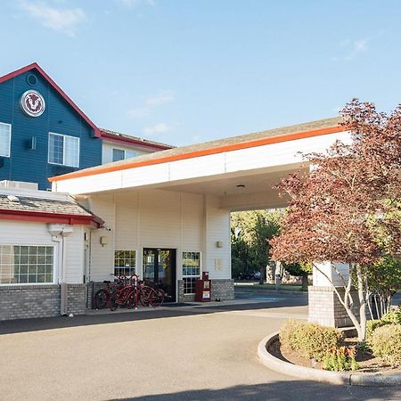 Red Lion Inn & Suites Mcminnville Exterior photo